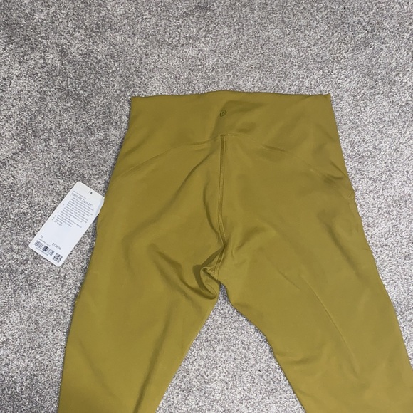 Lululemon new with tags. Instill HR Tight 25” - Size 10 - Picture 3 of 4